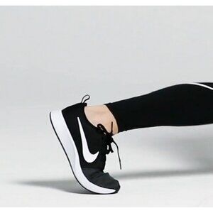 🆕 NIKE Sneakers Women's 7 Dualtone Racer Running Shoes Black White Lightweight